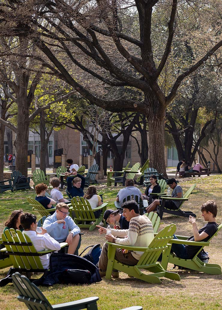 Students having lunch outside